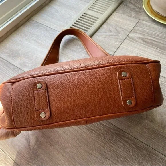 MC Old Town Leather Hobo Bag - Picture 5 of 16